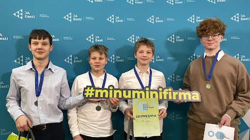 Suur rõõm on teatada, et Kindluse Kooli 8. õpigrupi õpilaste minifirma Glorp võitis Eesti parima minifirma võistlusel 2. koha ja EBSi tiimitöö eripreemia!!! Pal